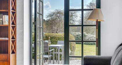 Lovely apartment in Glesborg with WiFi
