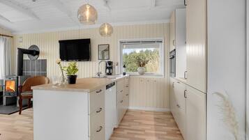 Køleskab, ovn, kogeplade, opvaskemaskine