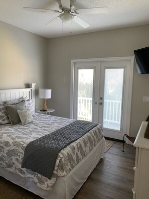 5 bedrooms, desk, iron/ironing board, free WiFi