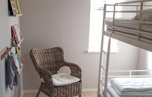 2 bedrooms, travel crib, free WiFi