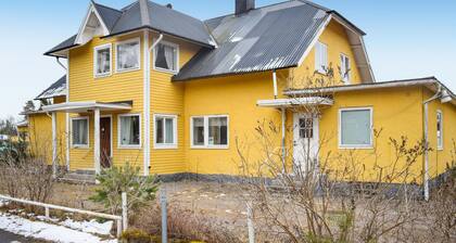 Gorgeous apartment in Målilla with WiFi