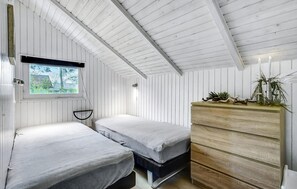 2 bedrooms, iron/ironing board, travel crib, free WiFi