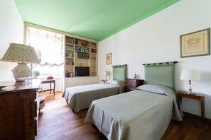 3 室のベッドルーム、アイロン / アイロン台、WiFi、ベッドシーツ