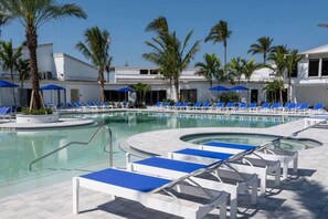 Outdoor pool, a heated pool - Seas the Day! (Fort Pierce)