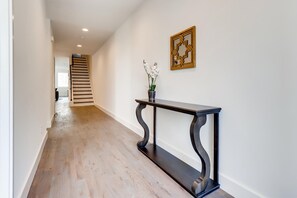 Interior - The villa at east Nashville (Nashville)