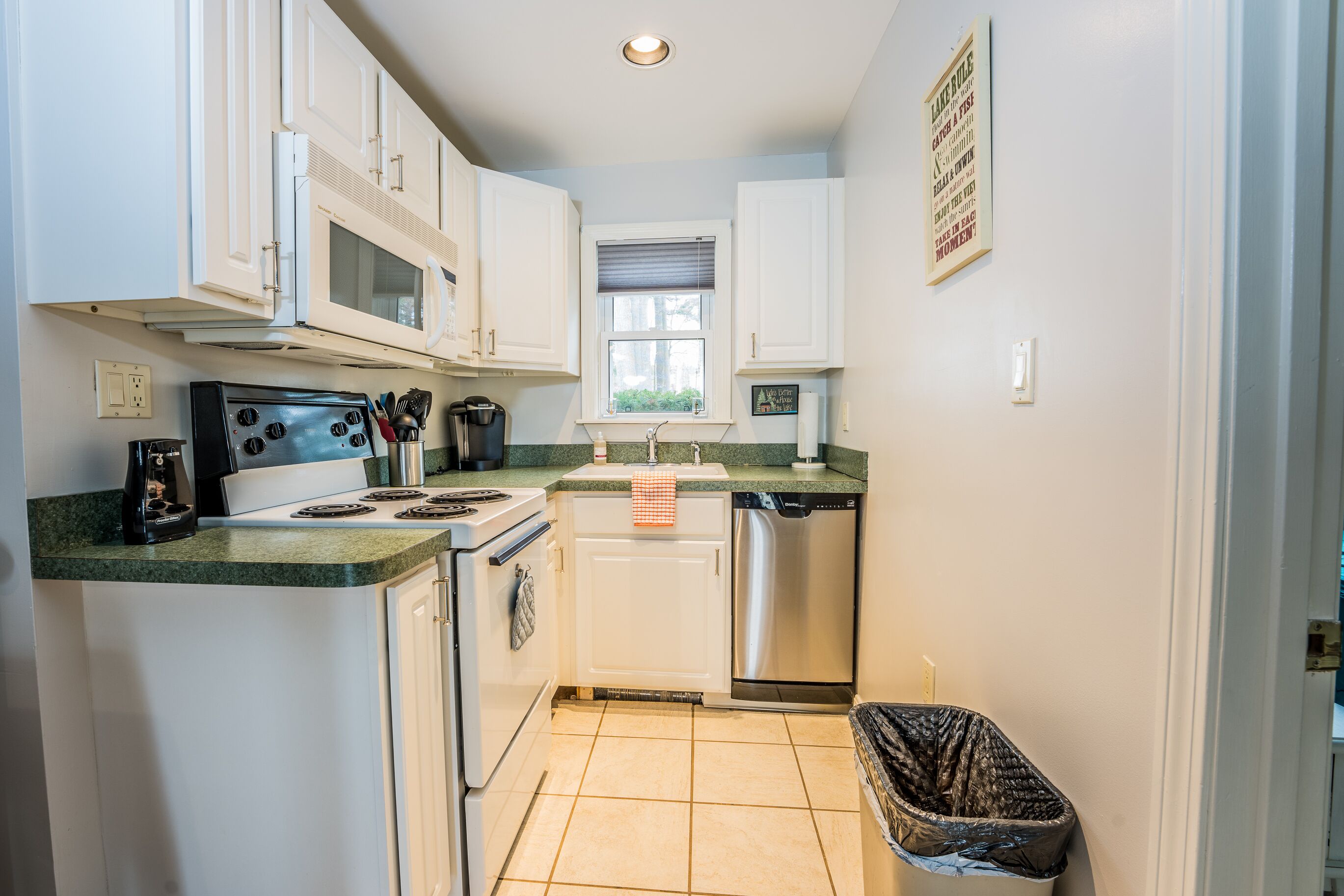 Condo with a VIEW of Winnisquam from your bed~ bring your boat/jet ski