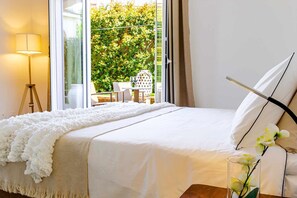 6 bedrooms, iron/ironing board, travel crib, free WiFi