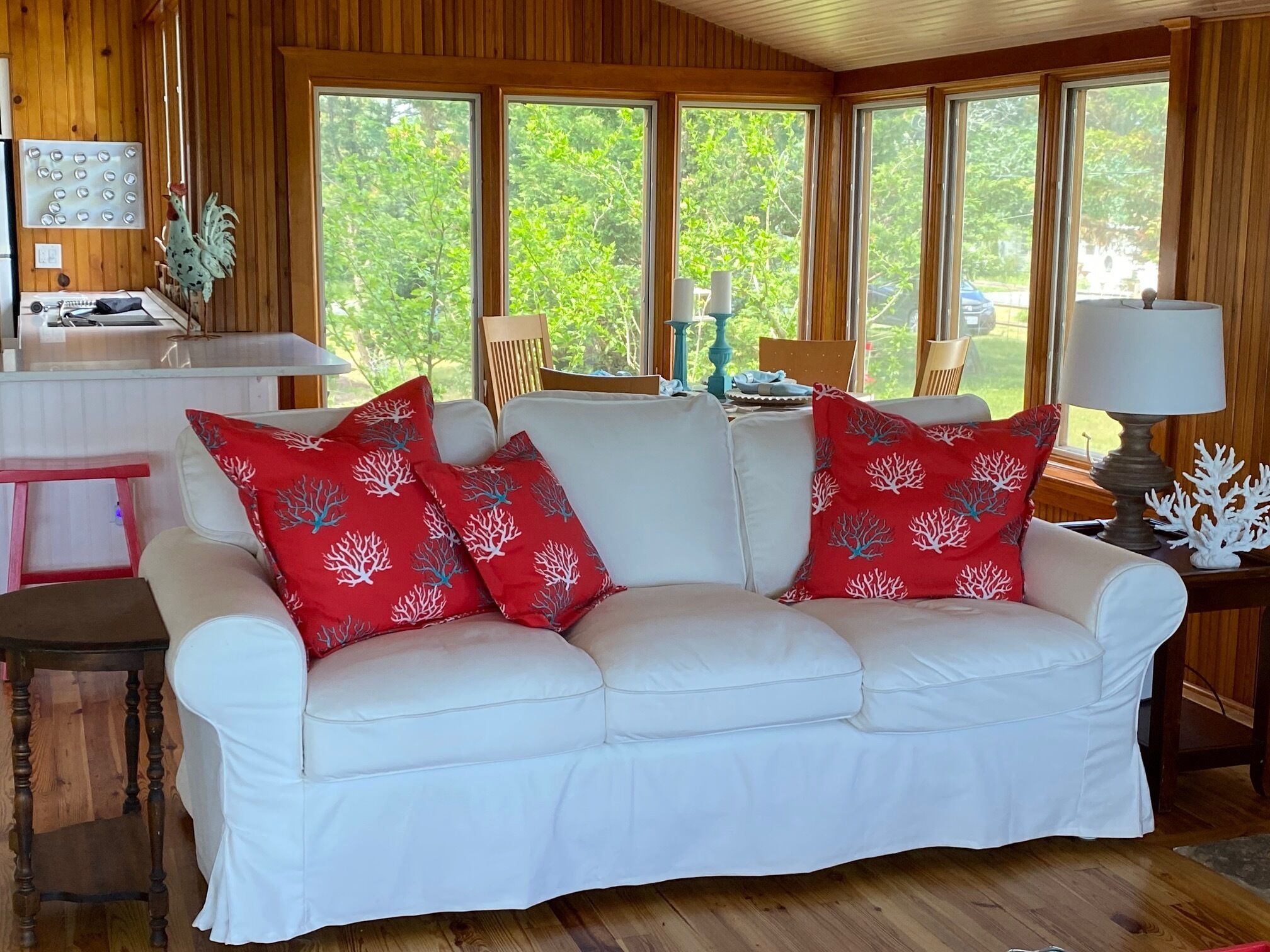 GORGEOUS, RECENTLY RENOVATED, WATERFRONT COTTAGE