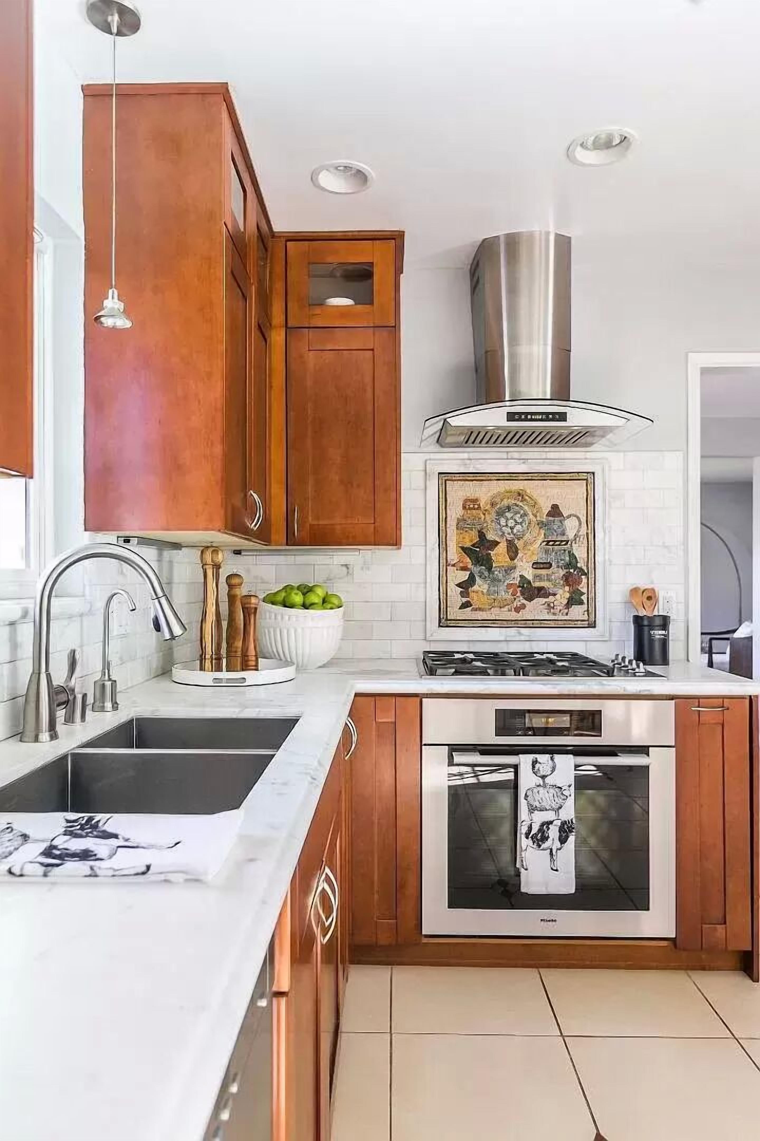 Réfrigérateur, micro-ondes, four, lave-vaisselle