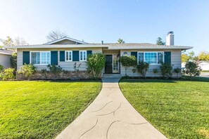 Exterior - Fully equipped home ideal for a family with children and office / in law unit (San Jose)