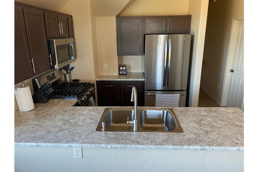 Custom Flagstaff home on 2.5 acres backing forest service, pets welcome