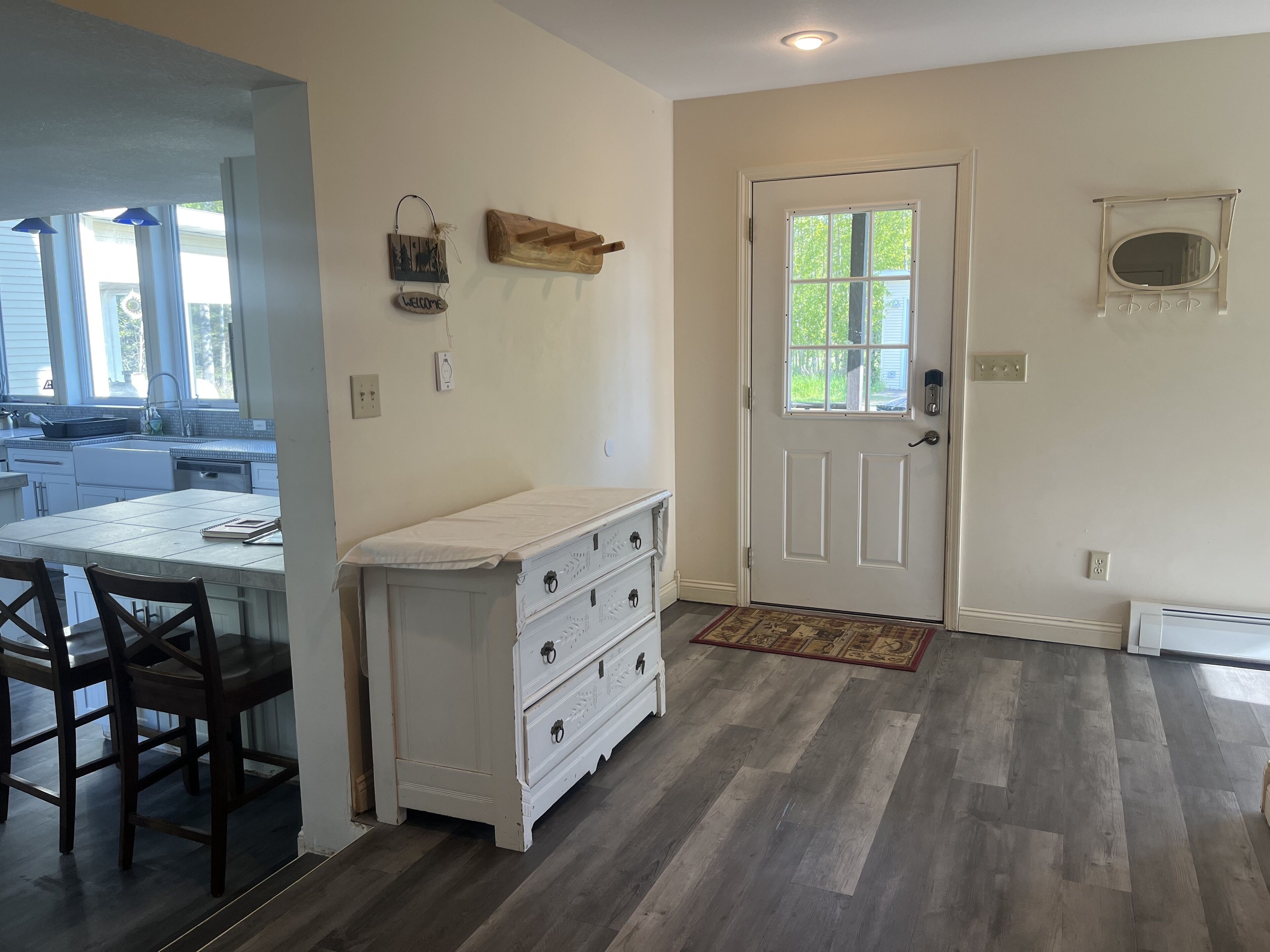 Custom Craftsman home. 20 Miles from Downtown Duluth.