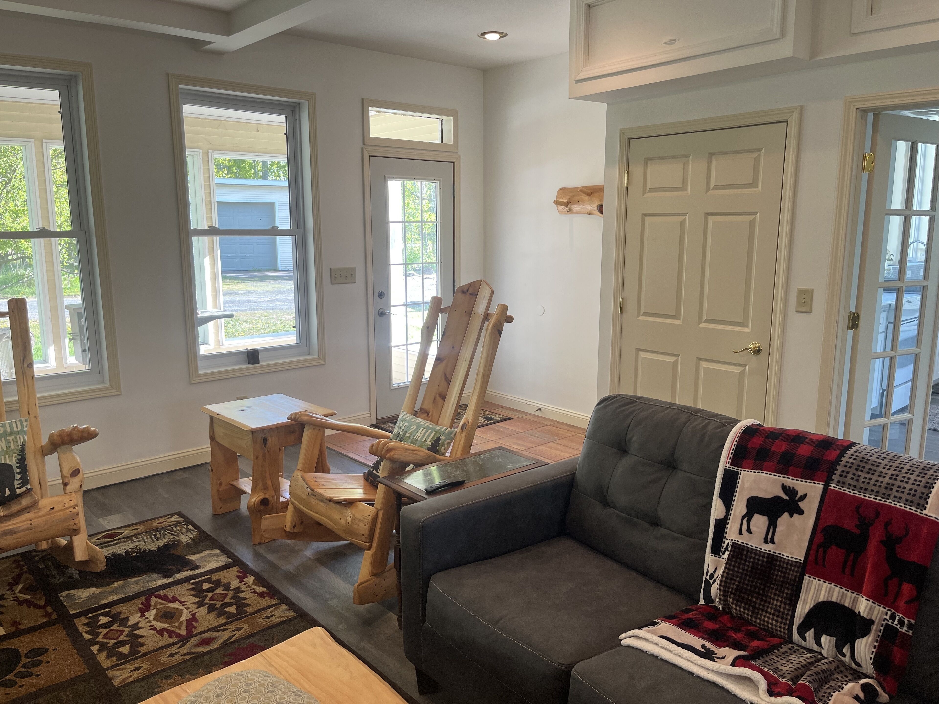 Custom Craftsman home. 20 Miles from Downtown Duluth.