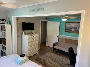 3 bedrooms, desk, free WiFi, bed sheets
