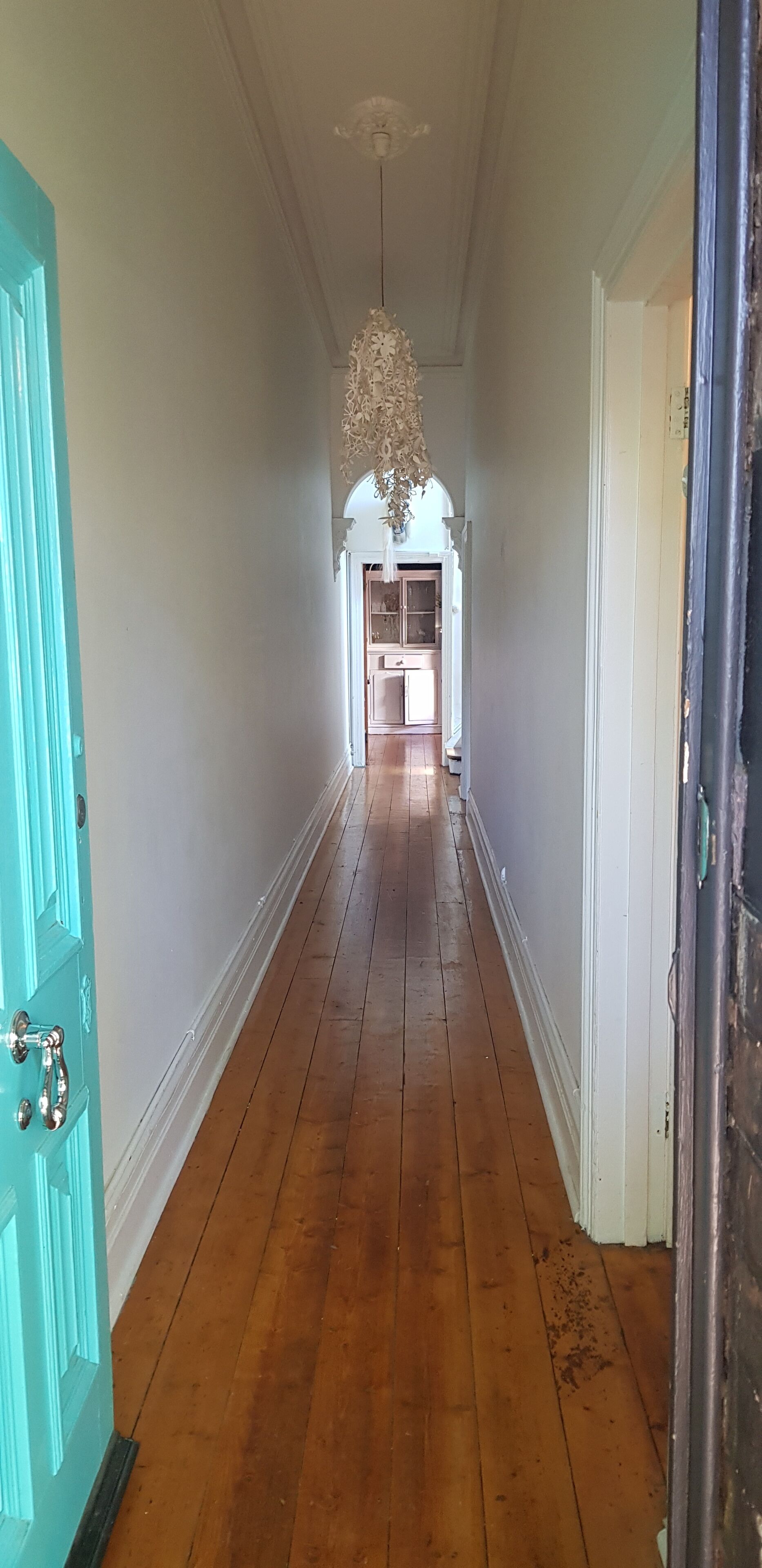 Historical terrace house in the middle of Fitzroy — image 6