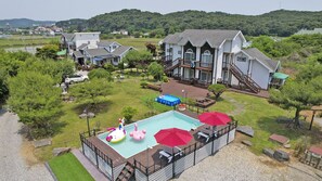 Front of property - Pinestar Pension (Taean)