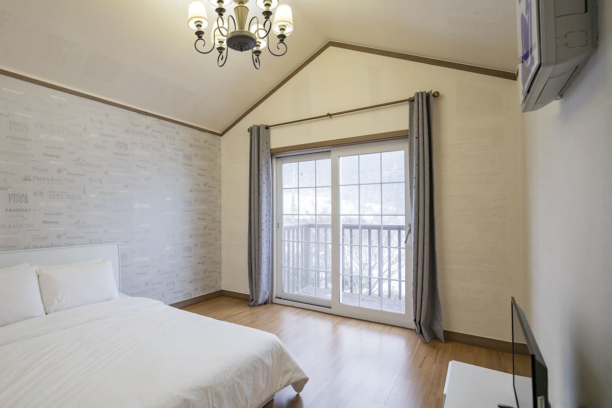 Four Stars | Tende oscuranti, Wi-Fi gratuito