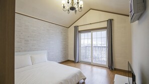 Four Stars | Blackout drapes, free WiFi - Pinestar Pension (Taean)