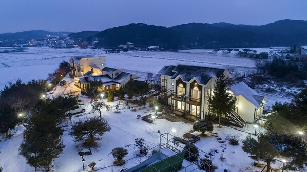 Exterior - Pinestar Pension (Taean)