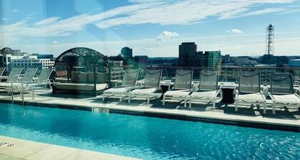LIXURY HIGH RISE APARTMENT IN THE HEART OF TYSONS CORNER (The Boro) balcony view
