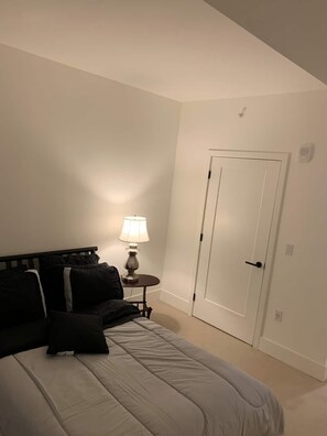 1 bedroom, WiFi - LIXURY HIGH RISE APARTMENT IN THE HEART OF TYSONS CORNER (The Boro) balcony view (Tysons)