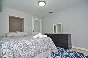 4 bedrooms, desk, iron/ironing board, travel cot