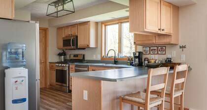 Farm and Lake: Remote Getaway