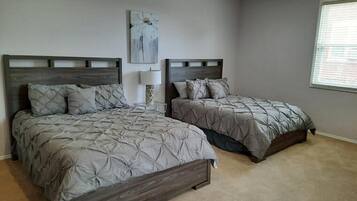 4 bedrooms, iron/ironing board, free WiFi, bed sheets