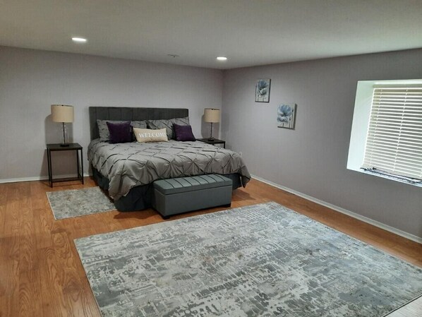 4 bedrooms, iron/ironing board, free WiFi, bed sheets