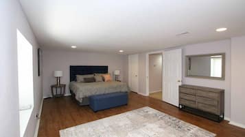 4 bedrooms, iron/ironing board, free WiFi, bed sheets
