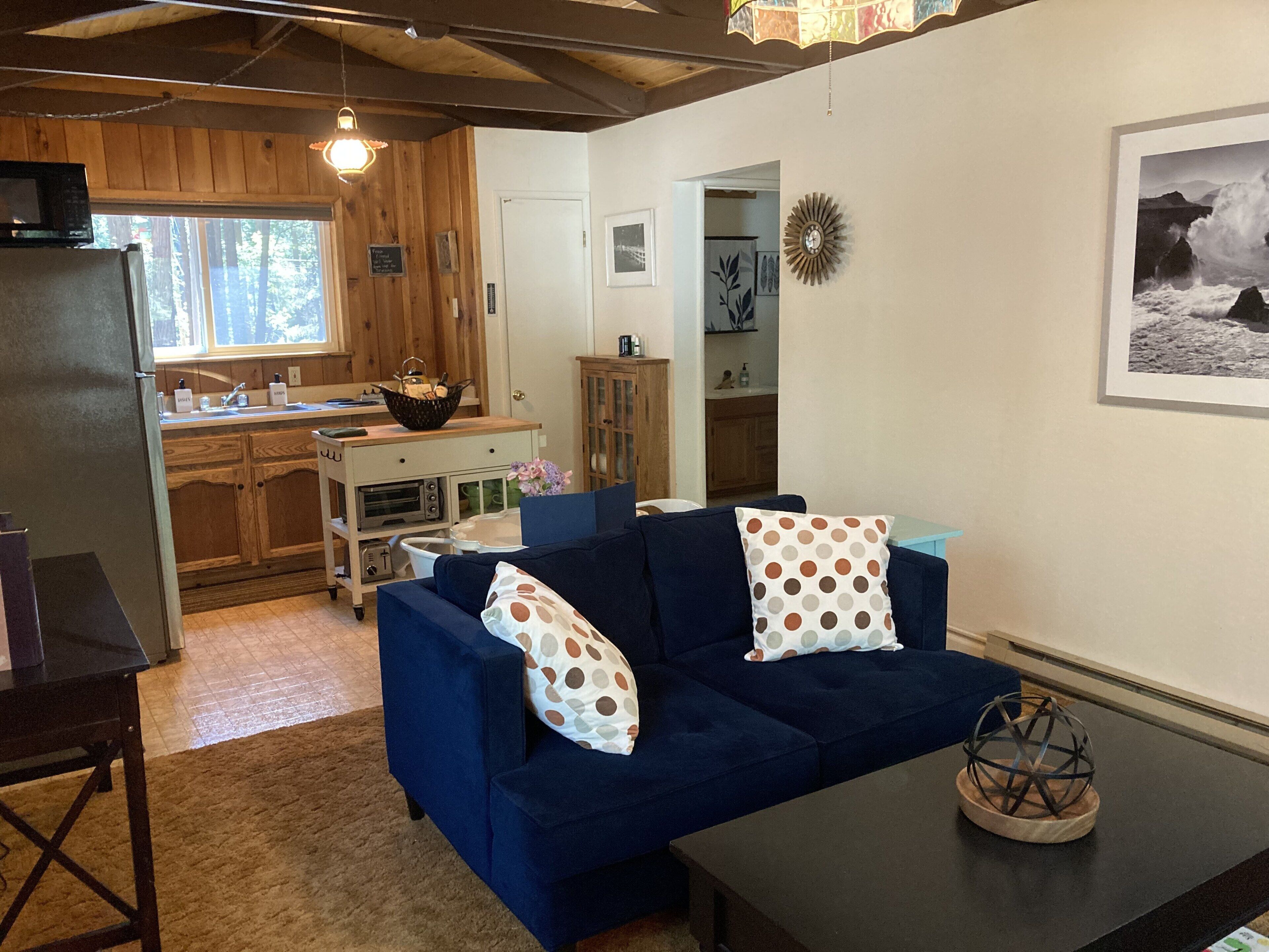 Cozy Cottage Near Scotts Flat Lake