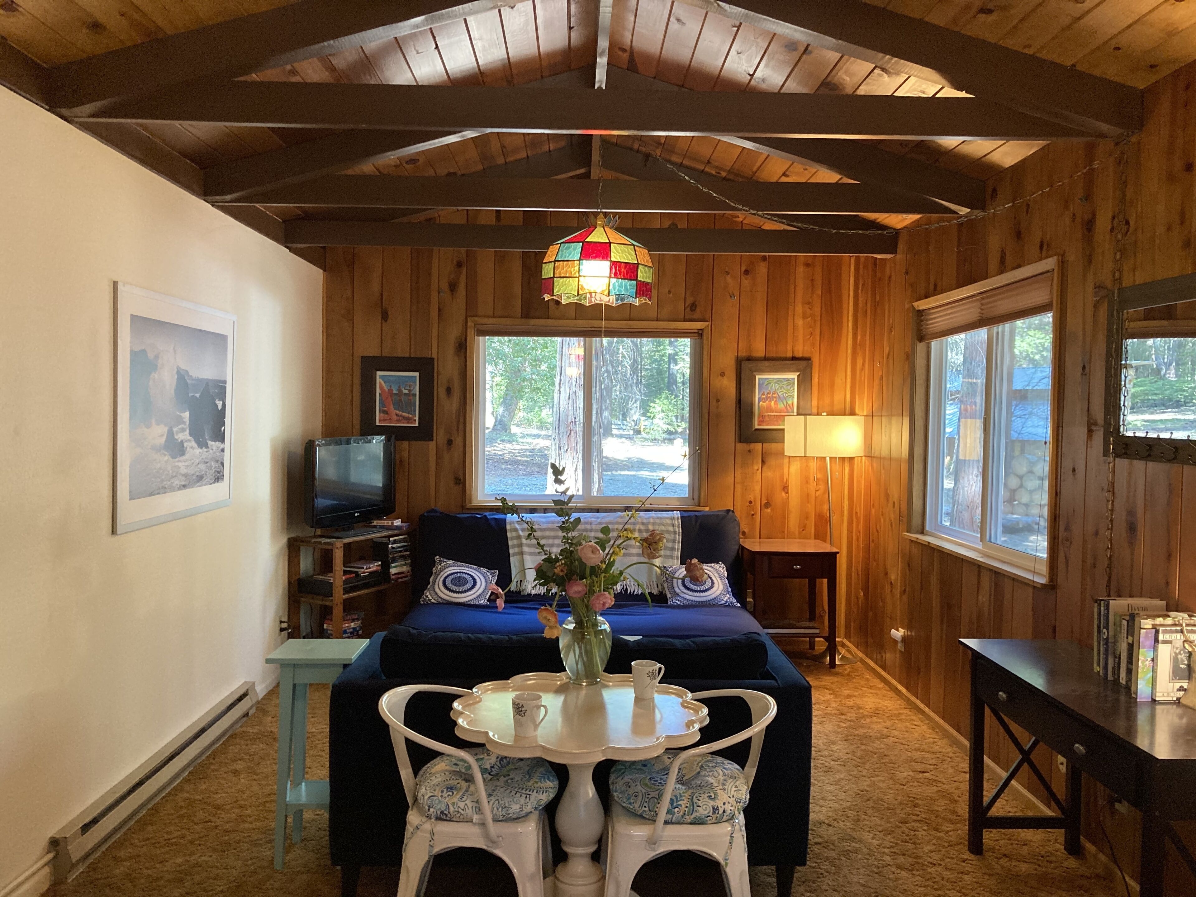 Cozy Cottage Near Scotts Flat Lake