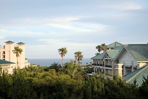 Cortinas blackout, Wi-Fi de cortesia, roupa de cama