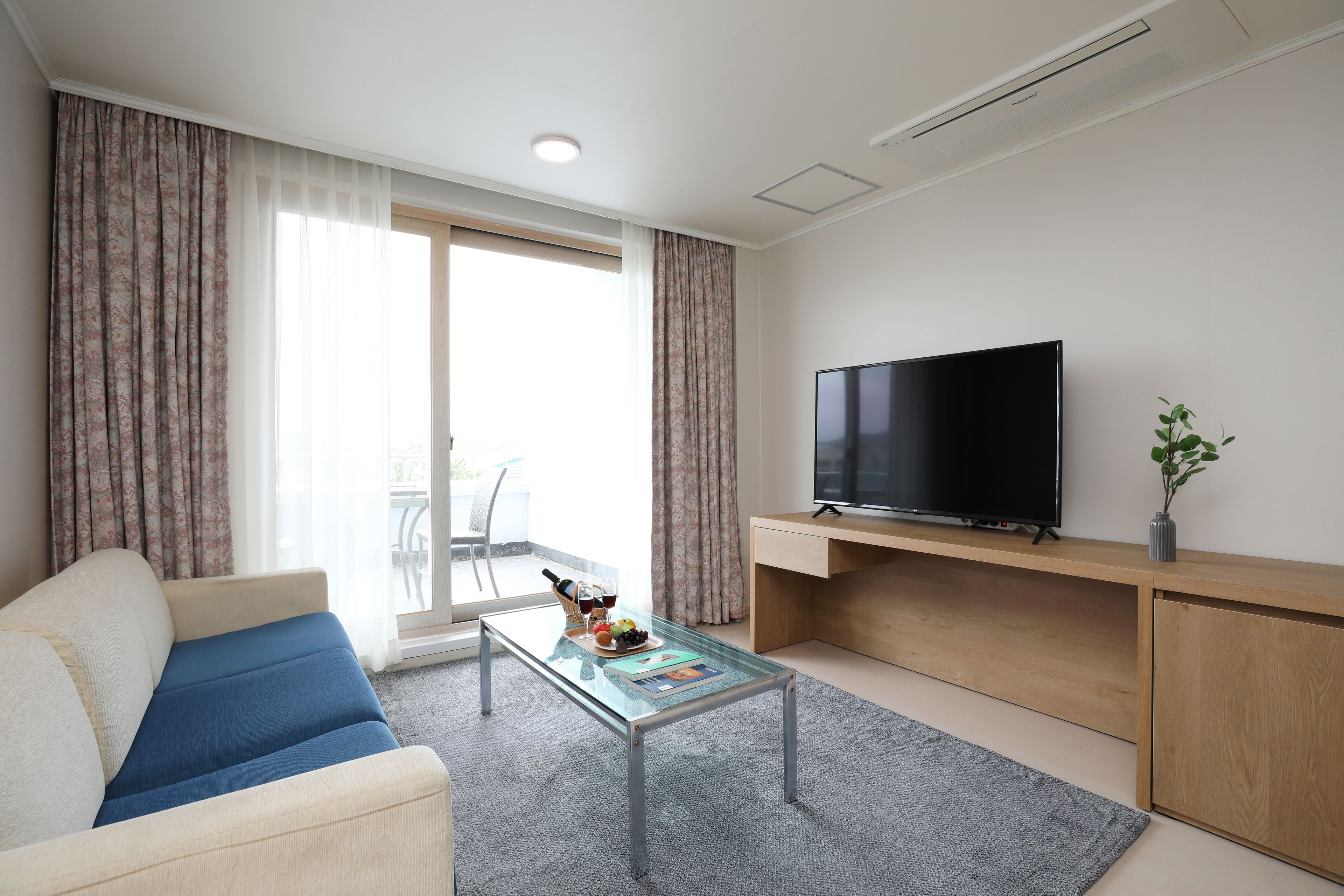 42-inch lcd tv with cable channels, tv