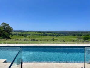 Piscina all'aperto, una piscina riscaldata