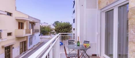 Family Apartment, 2 Bedrooms (Mina Apartment 100m From Sea) | Balcony