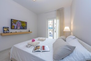 Appartement Familial, plusieurs chambres (Mina Apartment 100m From Sea) | 2 chambres, Wi-Fi, draps fournis