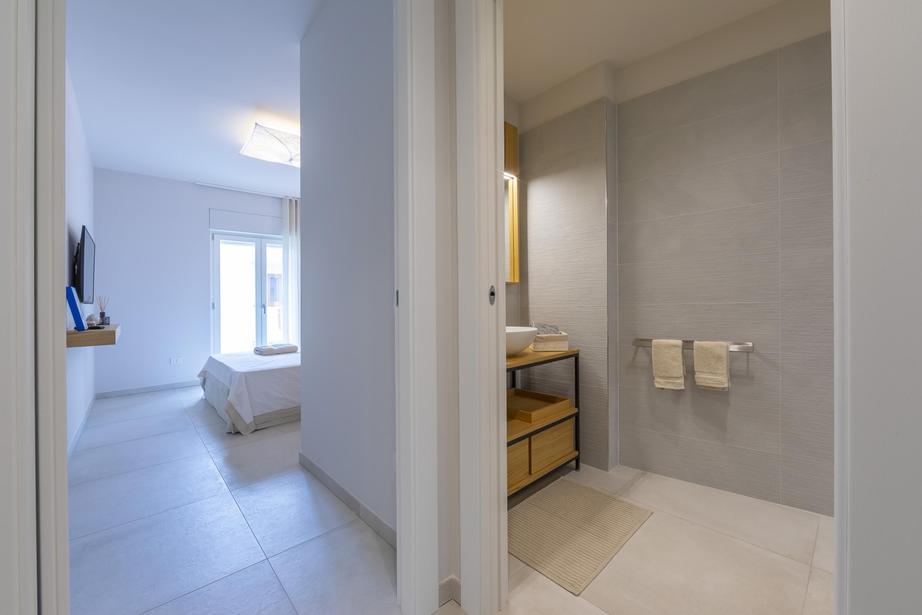 Appartamento familiare, camere multiple (Mina Apartment 100m From Sea) | 2 camere, Wi-Fi (a pagamento), lenzuola