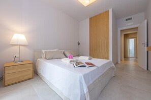 Appartement Familial, plusieurs chambres (Mina Apartment 100m From Sea) | 2 chambres, Wi-Fi, draps fournis