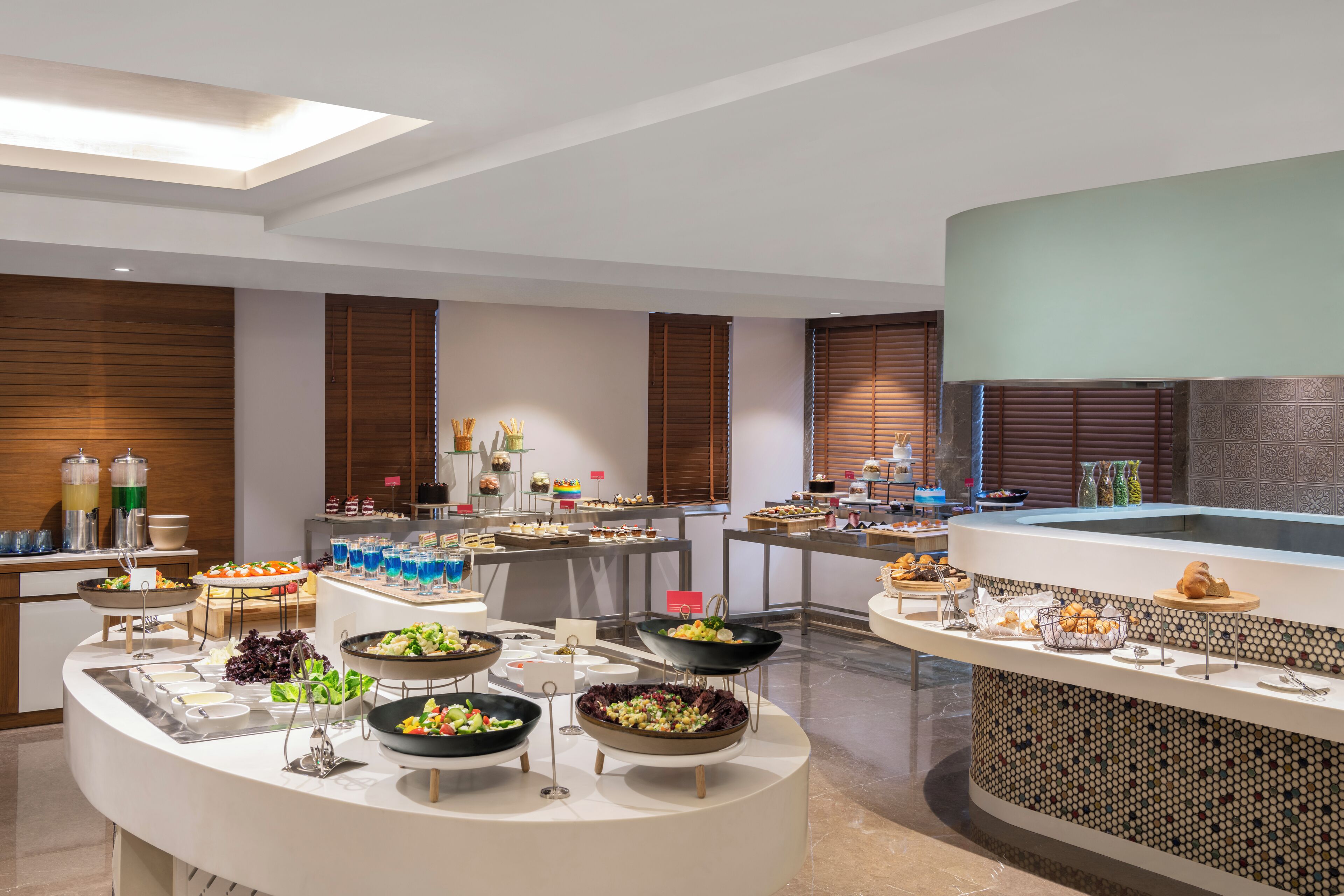 breakfast, lunch and dinner served