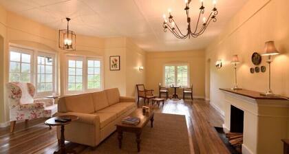 amĂŁ Stays & Trails Tea Estate Bungalows, Munnar