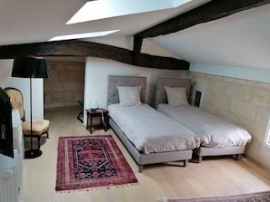 2 bedrooms, desk, soundproofing, iron/ironing board