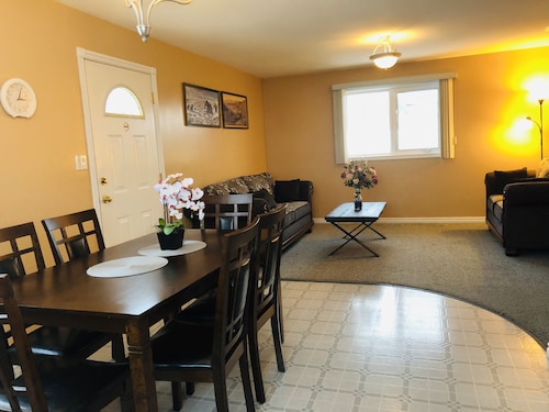 DT Whitehorse Top Floor 2 En-suite Unit 