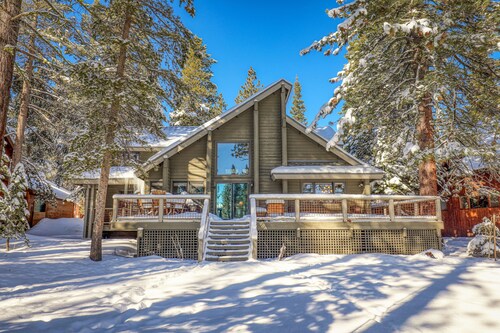 Luxury home on Donner golf course
