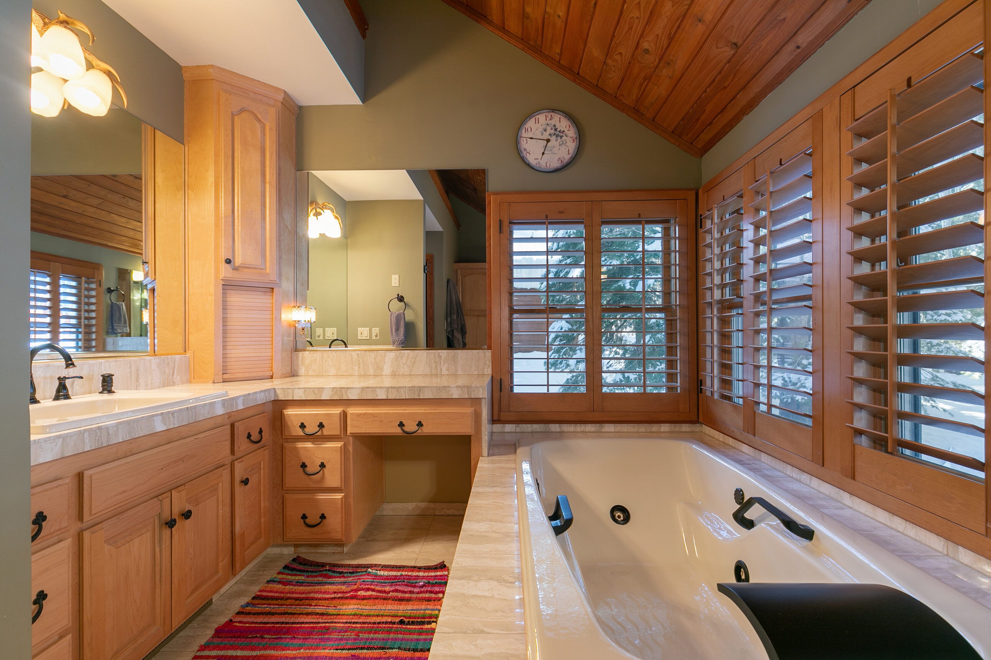 Luxury home on Donner golf course