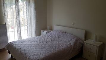 2 bedrooms, WiFi, bed sheets