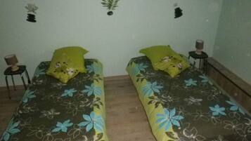 6 bedrooms, iron/ironing board, travel crib, free WiFi