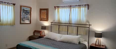 1 bedroom, desk, iron/ironing board, free WiFi