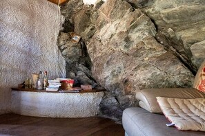 Interior - Stone mountain home  (salza di pinerolo)