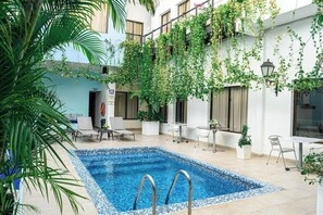 Indoor pool, outdoor pool